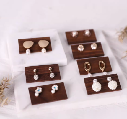 Jewelry display stand Walnut